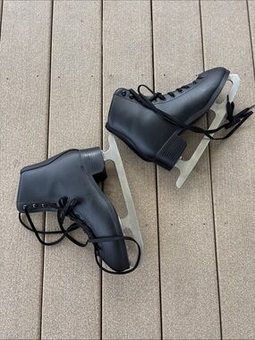 Men's Black Lace-Up Figure Ice Skates